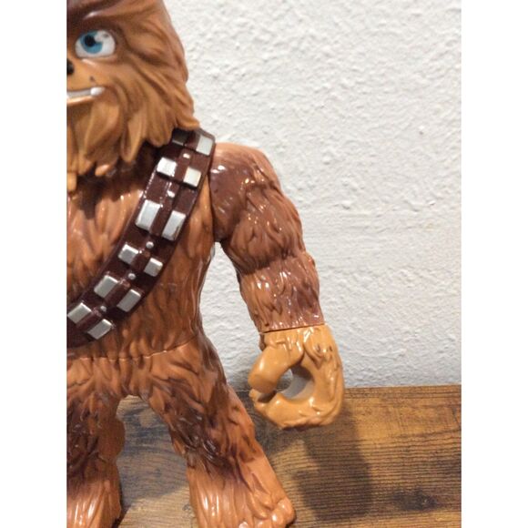 Hasbro Star Wars Galactic Heroes 10" Chewbacca Poseable Figure Mega Mighties - Picture 2 of 7